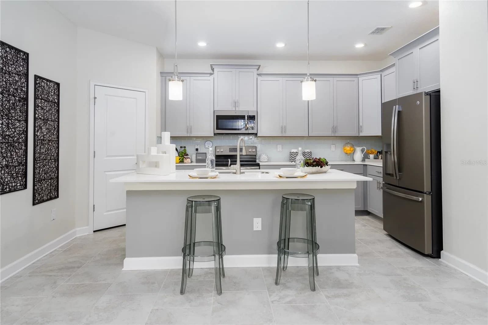 2220 BARRINGTON 3