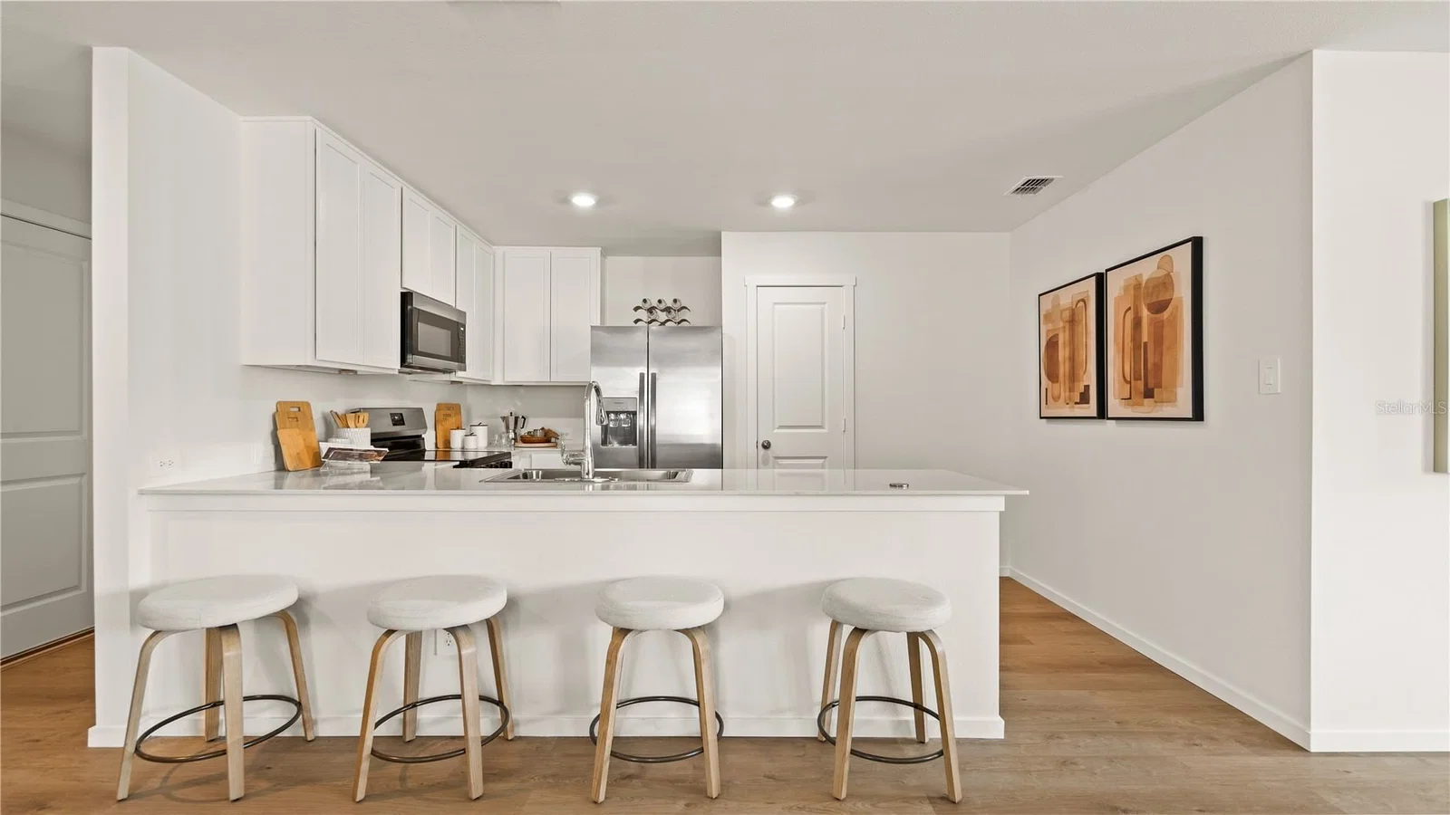 319 CASTLEVIEW 3