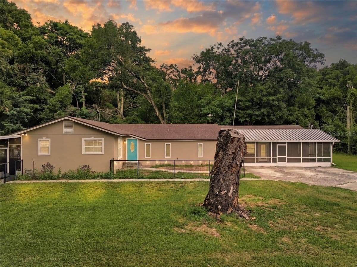 8095 ROSE, Orlando, FL 32810 2