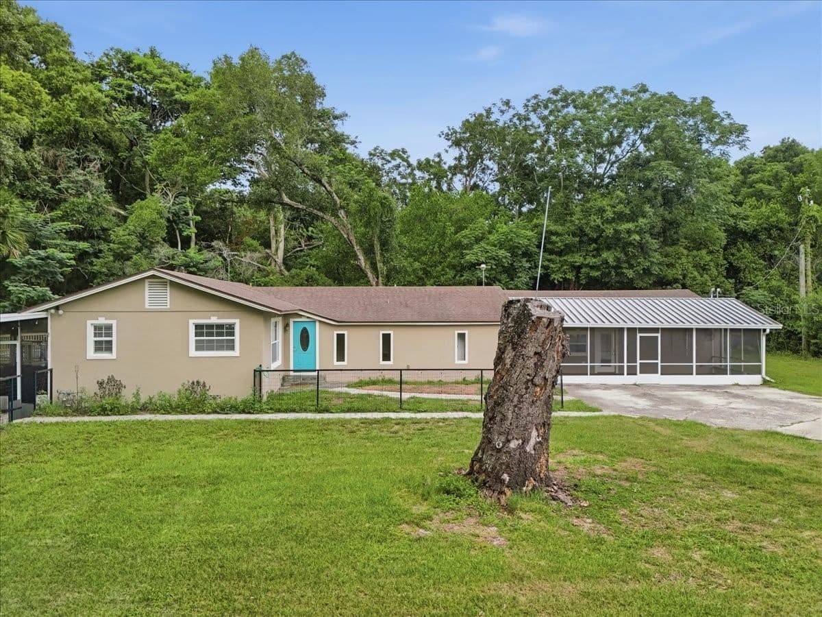 8095 ROSE, Orlando, FL 32810 3