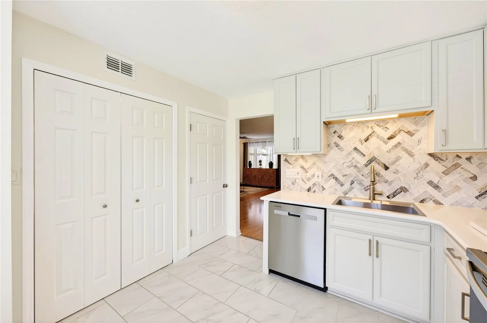 2218 MCMAHON 4