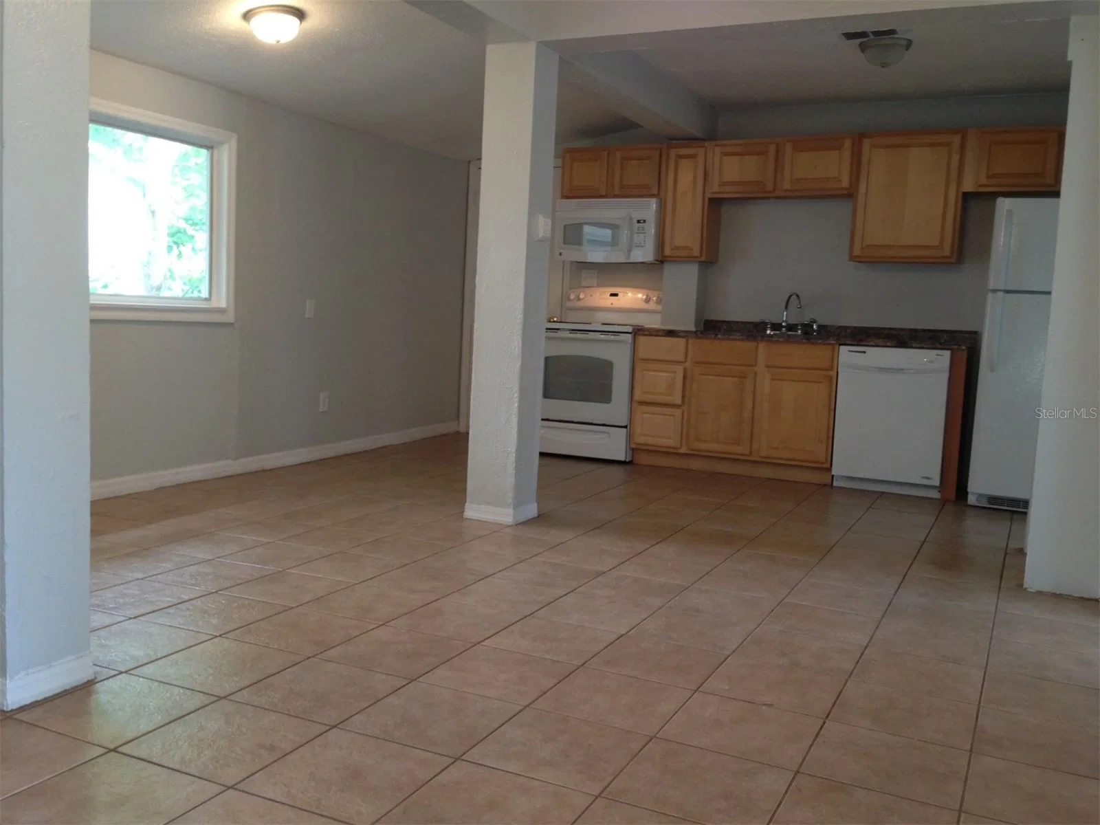 1328 CLOVERLAWN 4