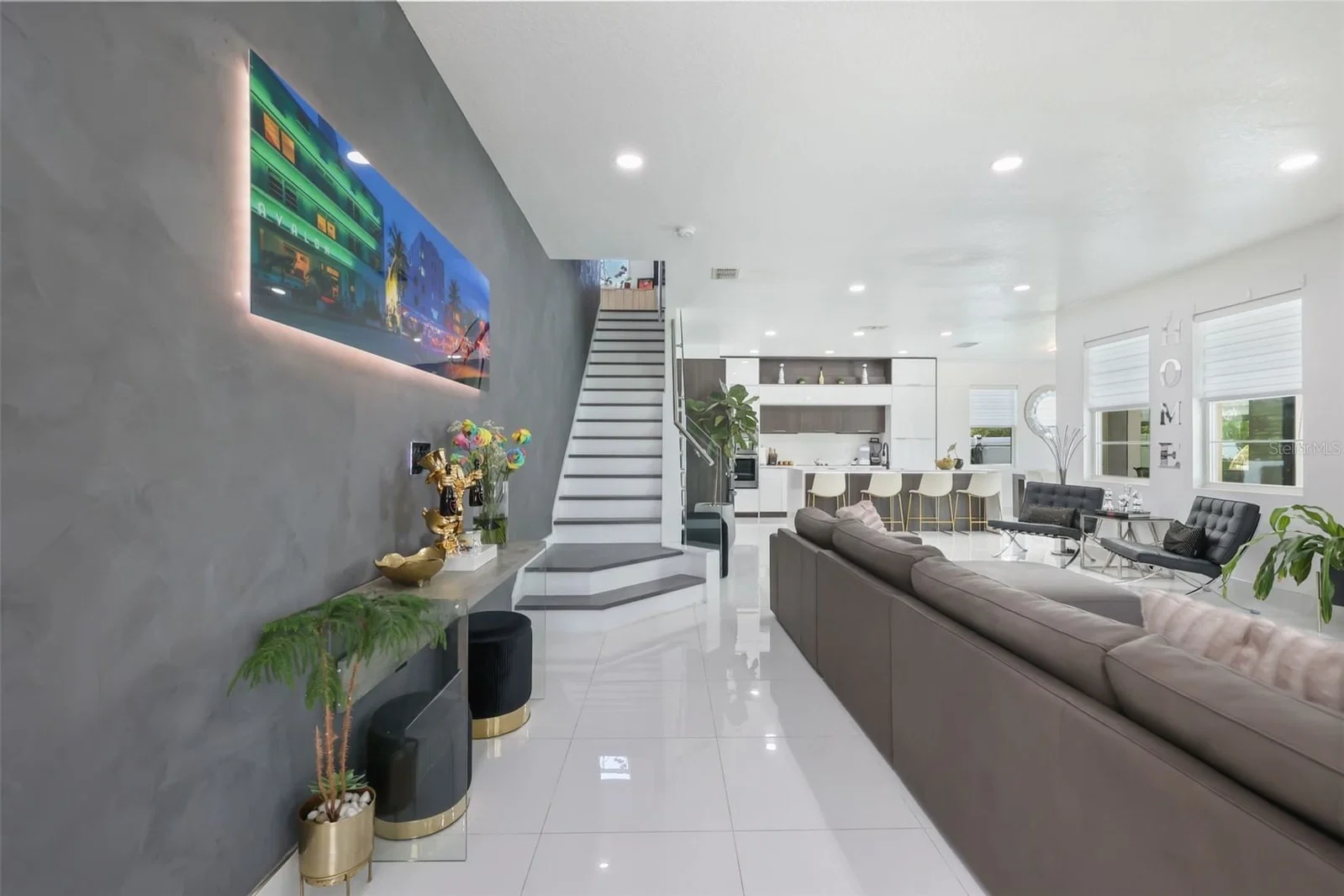 2518 EMPRESS 2