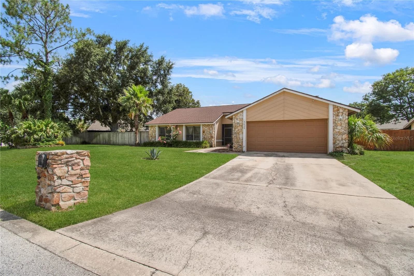 8628 GRANADA, Orlando, FL 32836