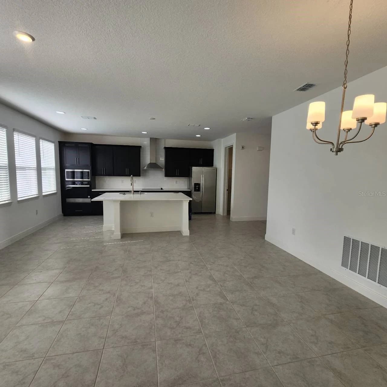 19050 BLUELEAF, Orlando, FL 32827 3