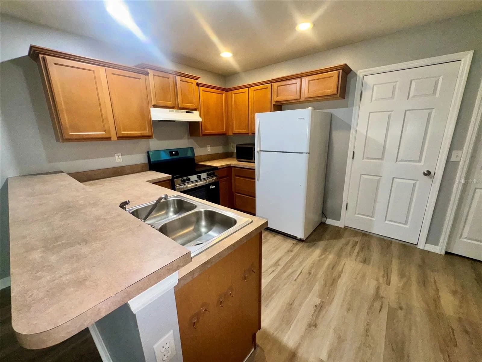 533 CRESTING OAK 5