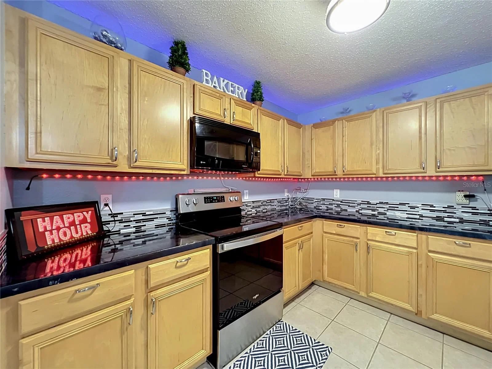 8307 LAINIE, Orlando, FL 32818 2