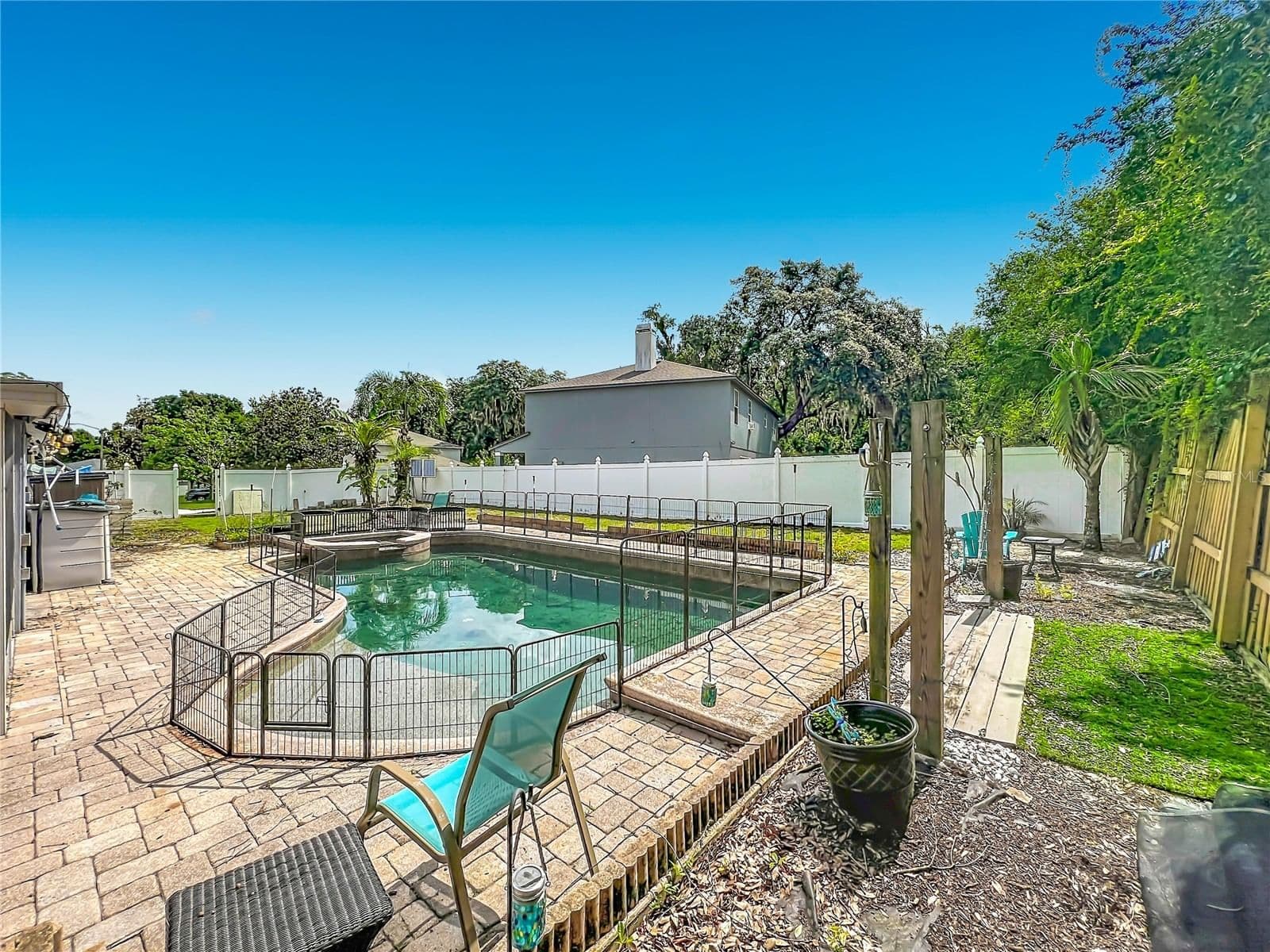 8307 LAINIE, Orlando, FL 32818 3