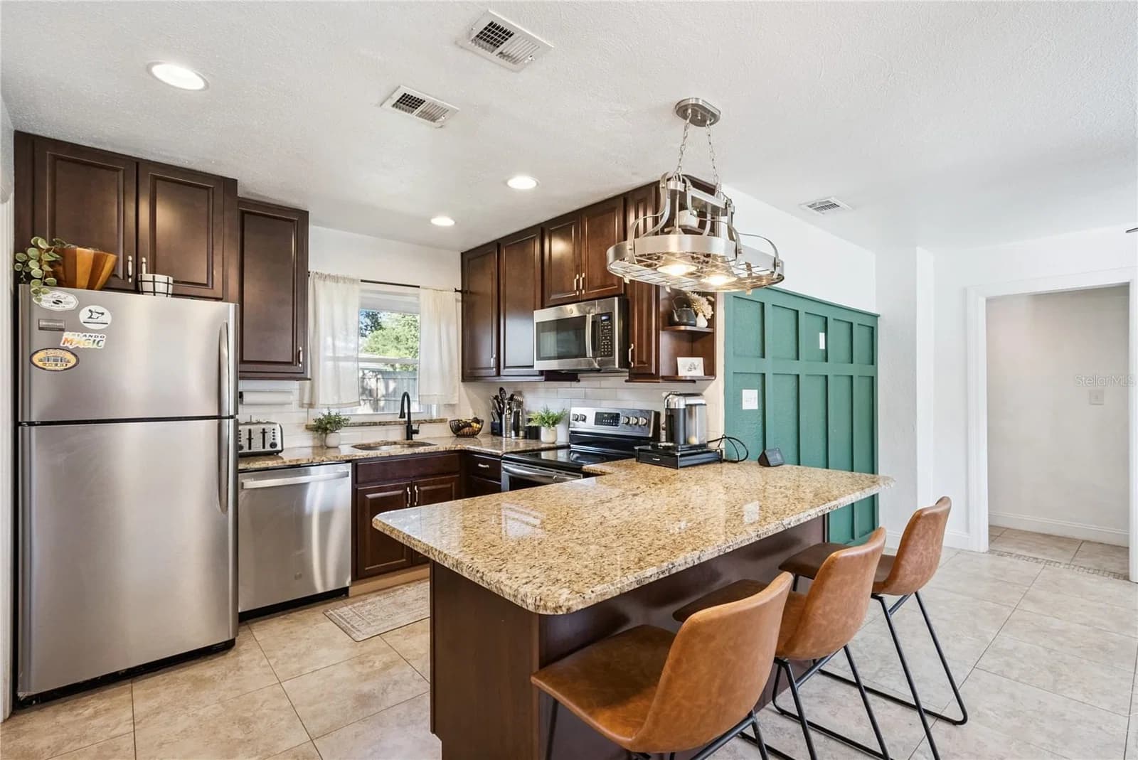 1909 FERN, Orlando, FL 32803 2