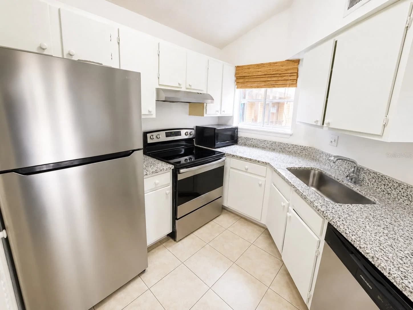 1908 LAKE ATRIUMS, Orlando, FL 32839 3