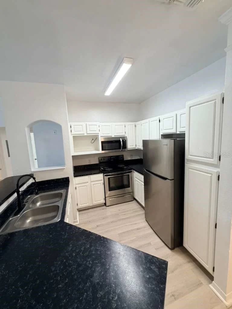 6413 ASTOR VILLAGE 4