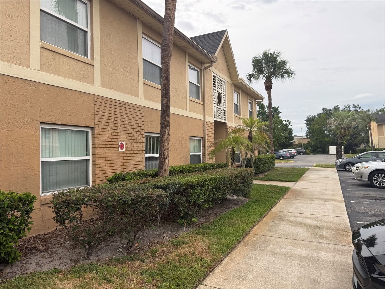 9800 TURF, Orlando, FL 32837