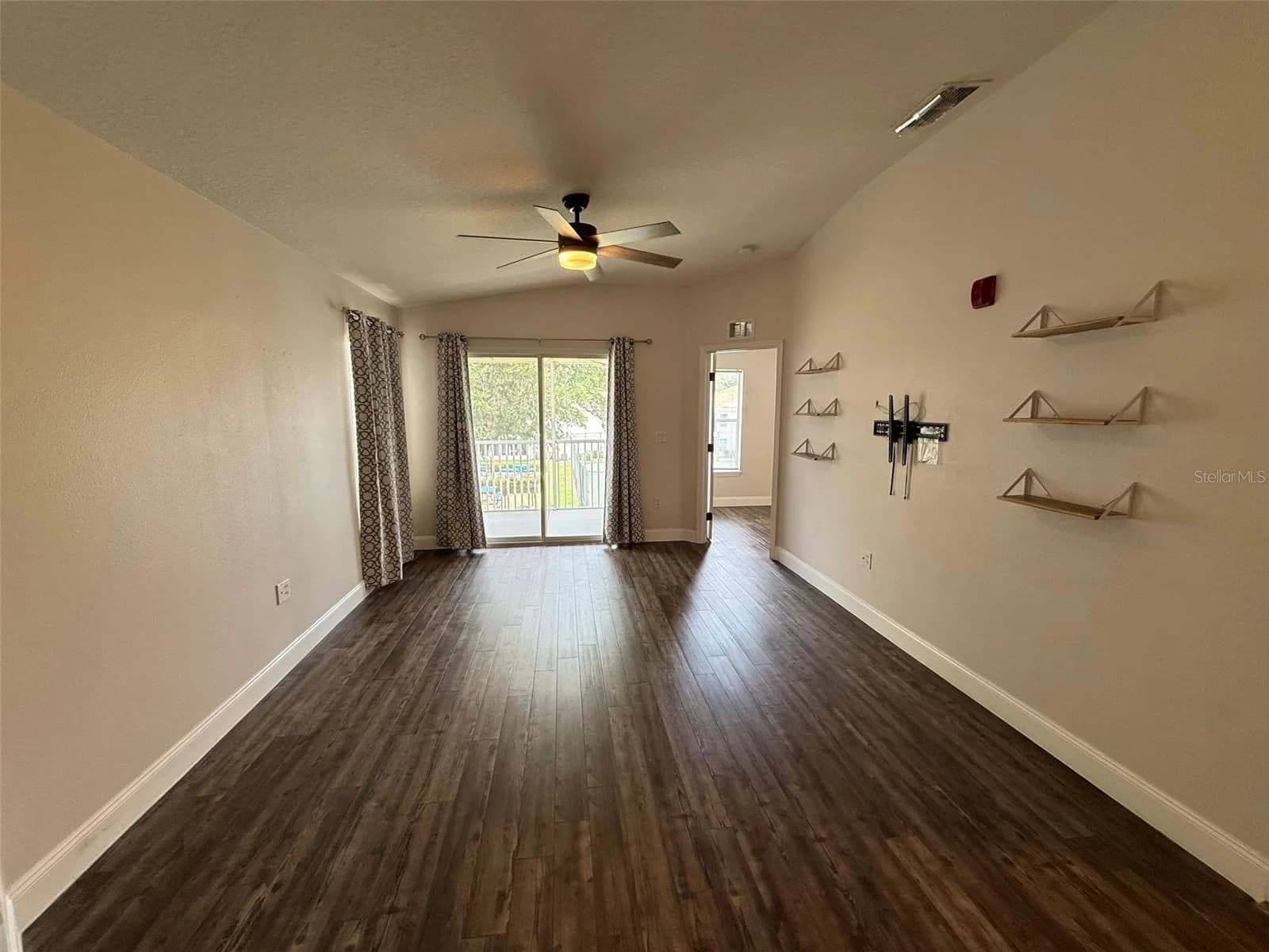 8846 GRAND PALMS 3