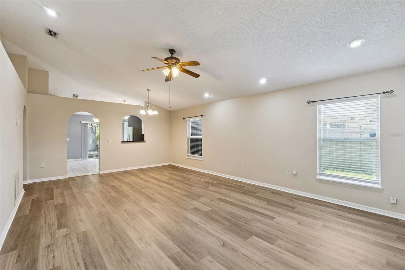3308 ERSKINE 5