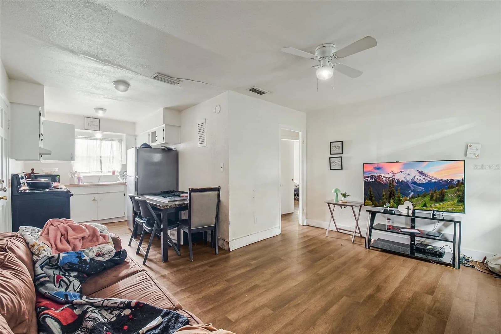 4135 RALEIGH, Orlando, FL 32811 3