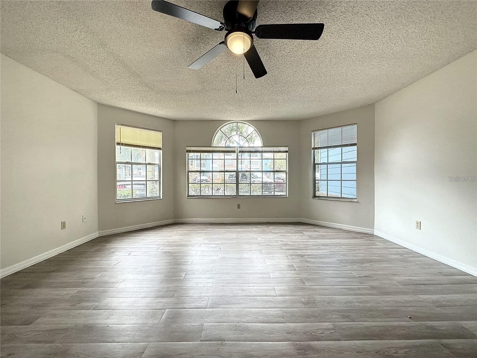 2717 N POINCIANA BLVD 4