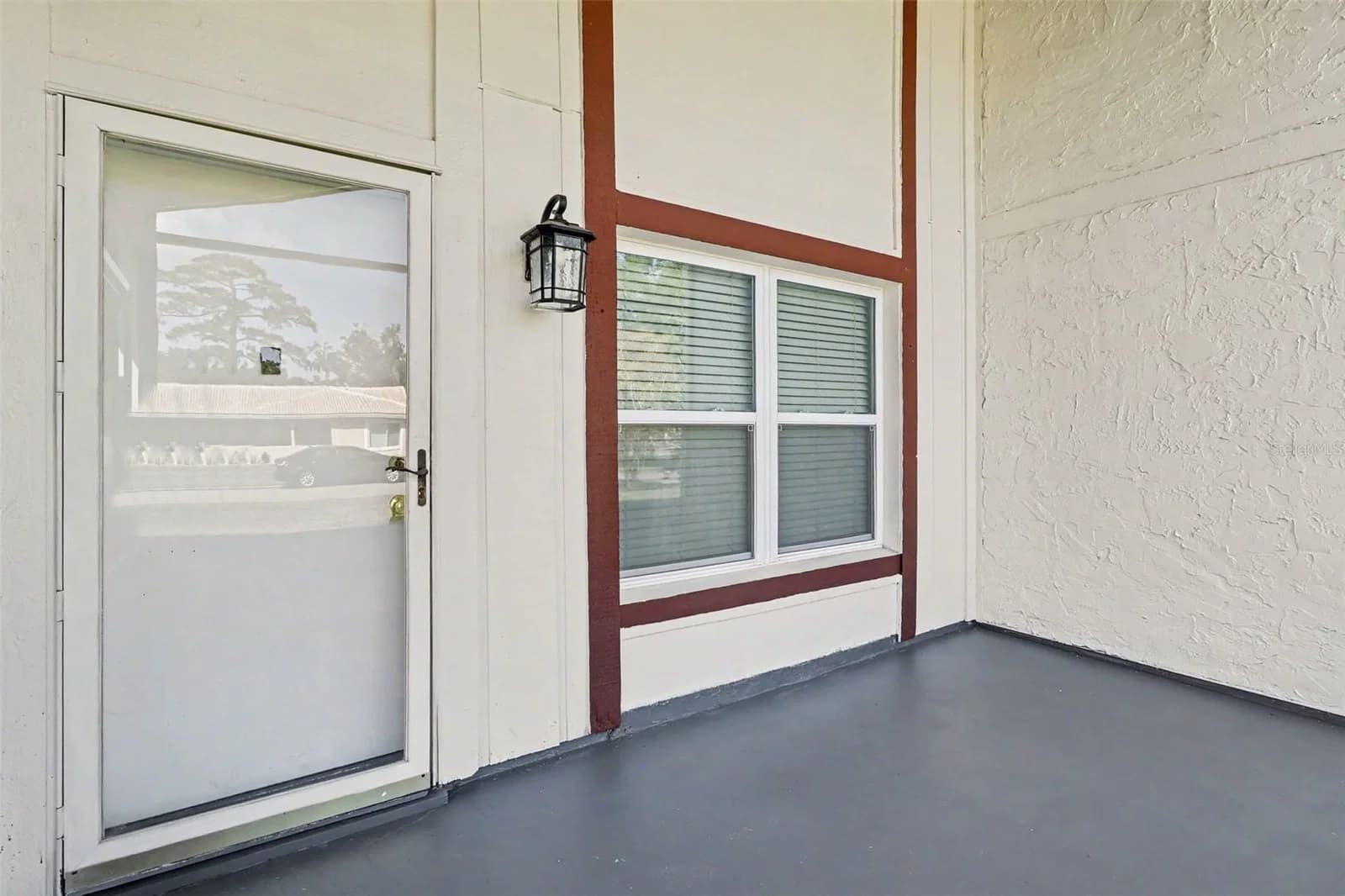 10157 BLUFF 4