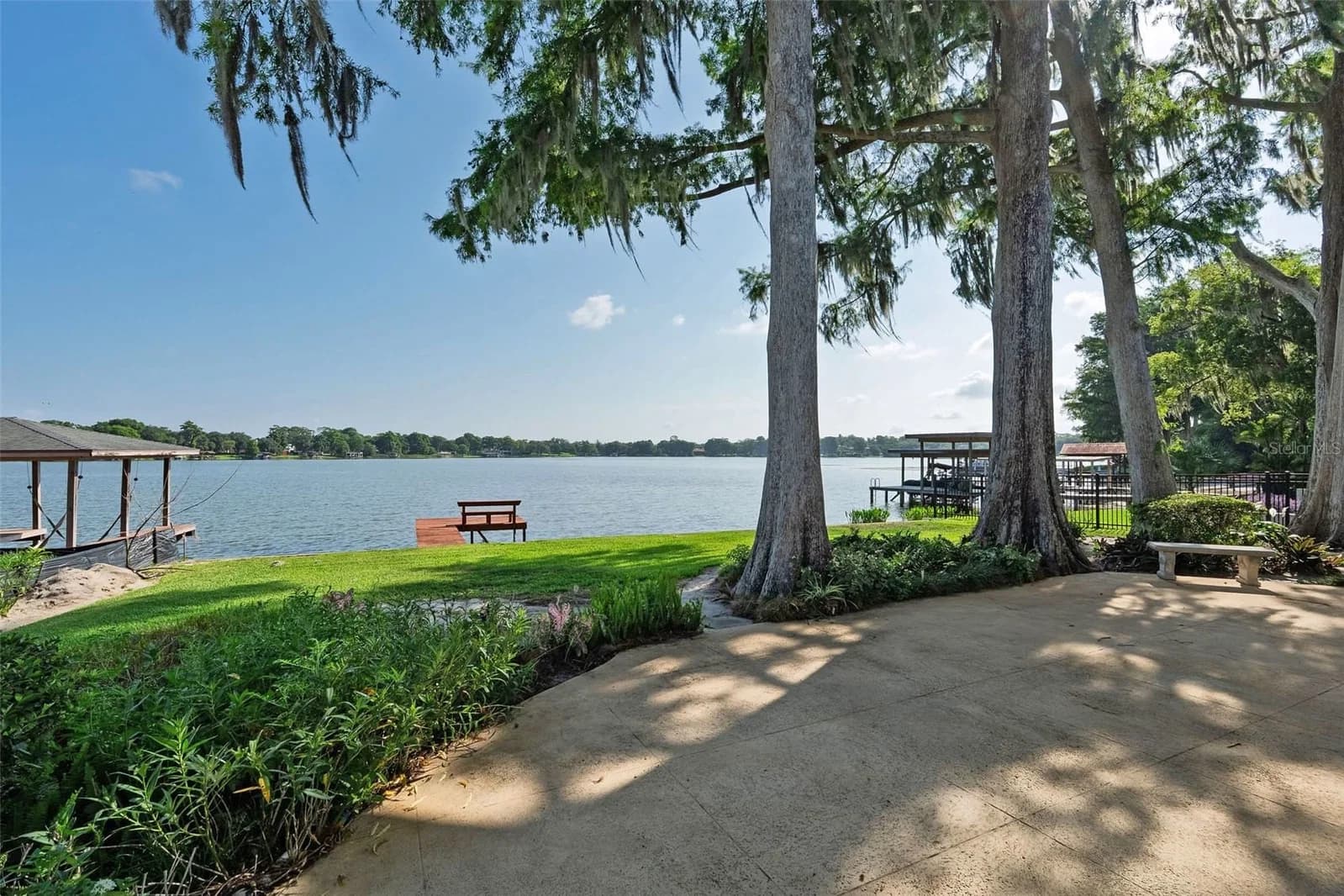 2655 LAKE SHORE 4