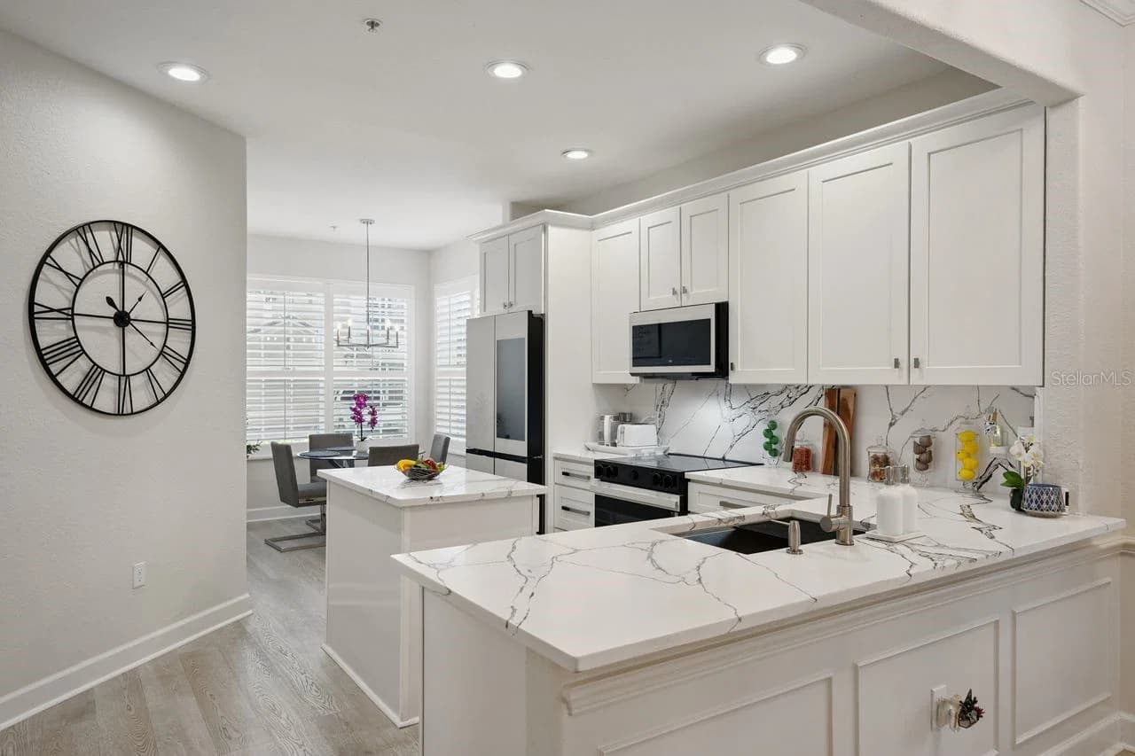 6349 MIRAMONTE 5