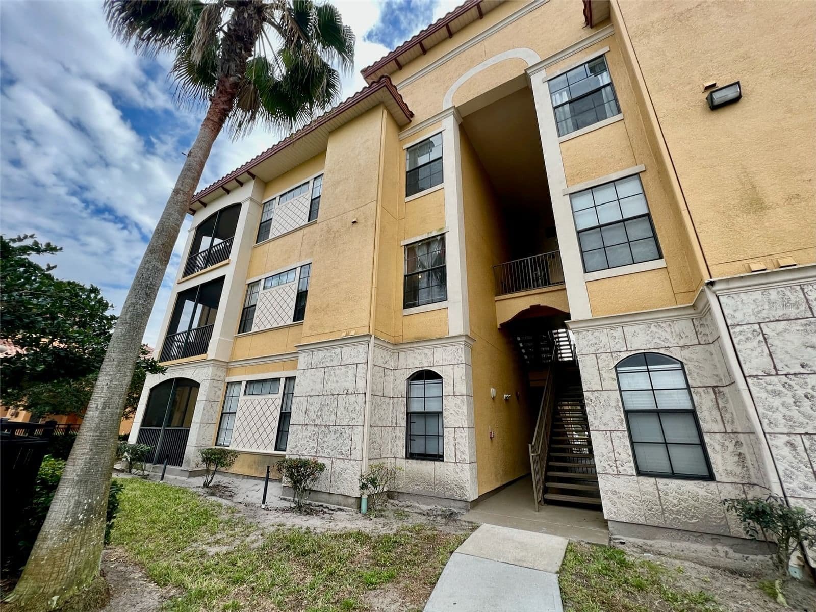 6153 METROWEST, Orlando, FL 32835 2