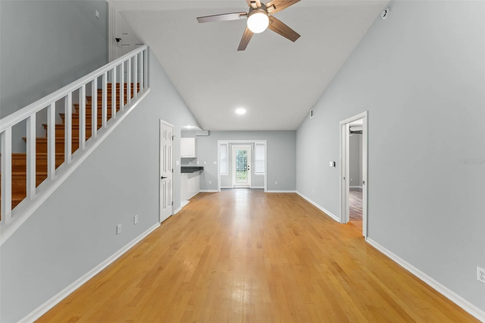805 SMITH 4