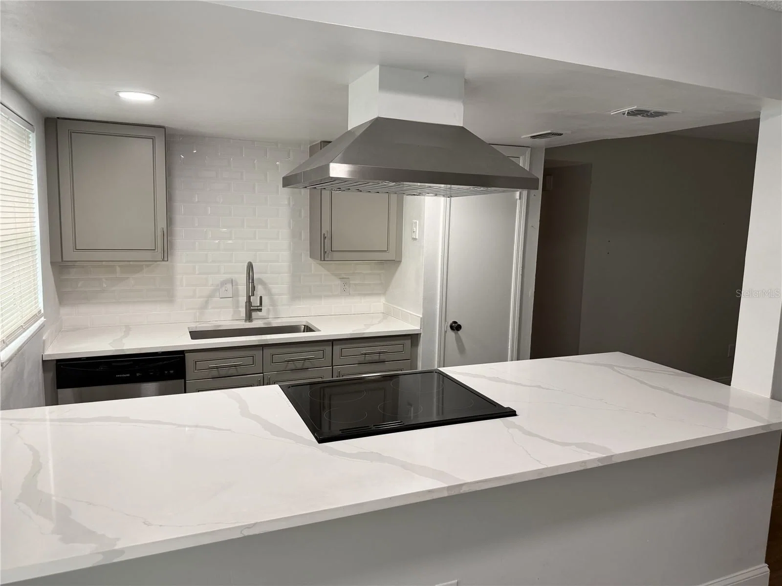 726 EDGEWATER 5