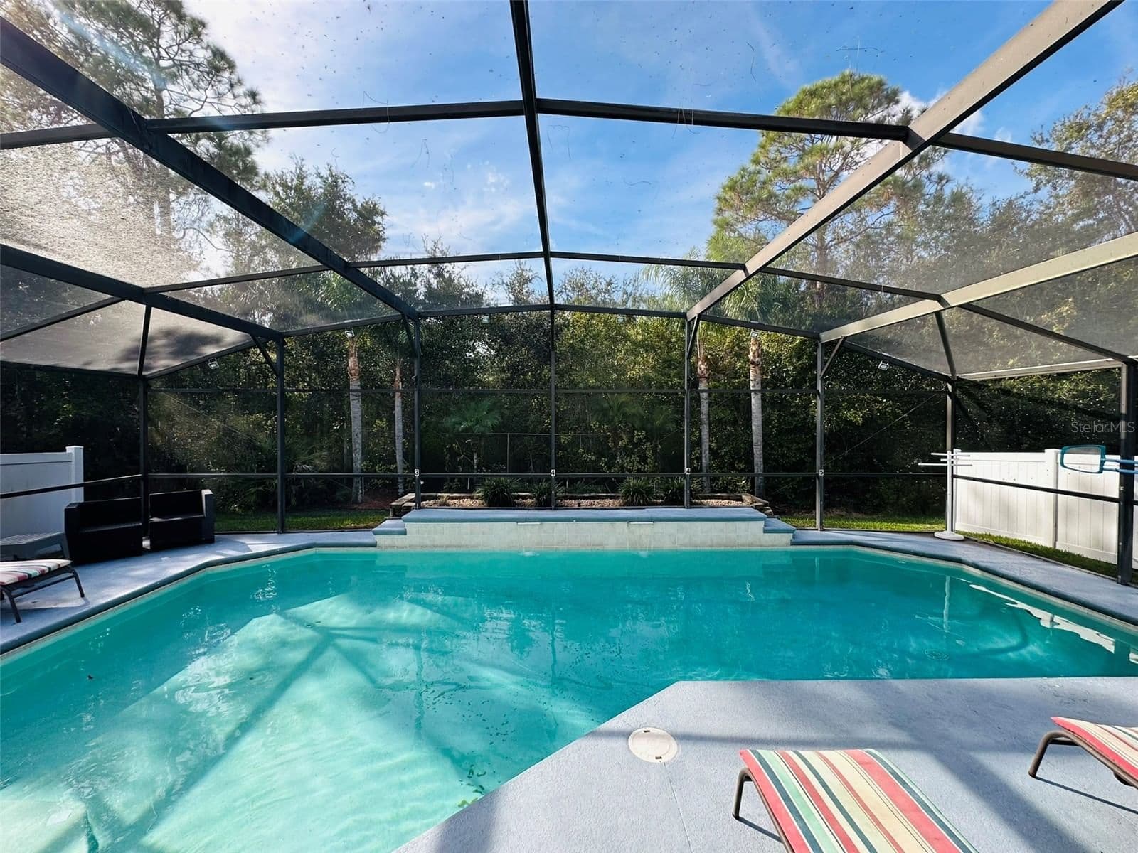 1049 LAKE BERKLEY 4