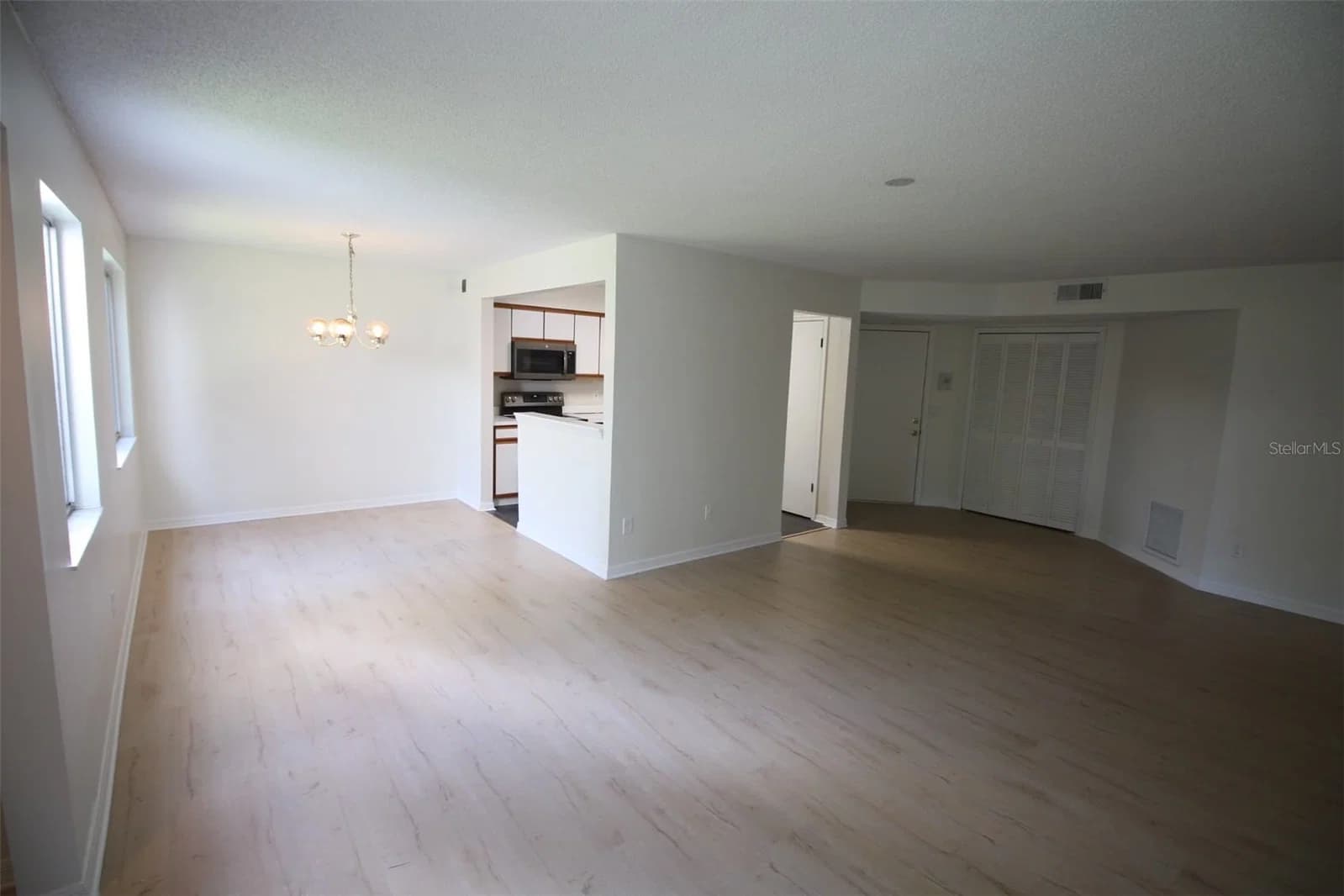 5301 WHITE CLIFF, Orlando, FL 32812 2