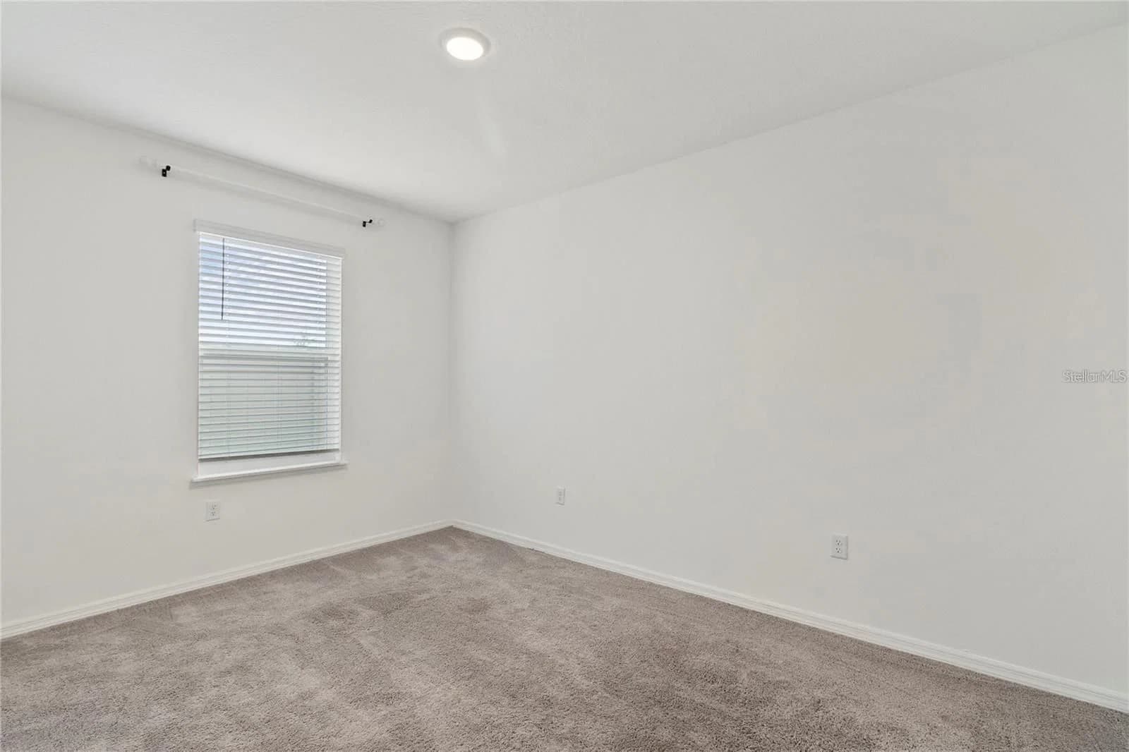1154 OAK BLUFF 4
