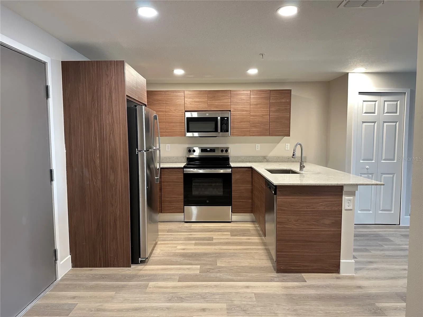 4424 TEXAS, Orlando, FL 32839 2
