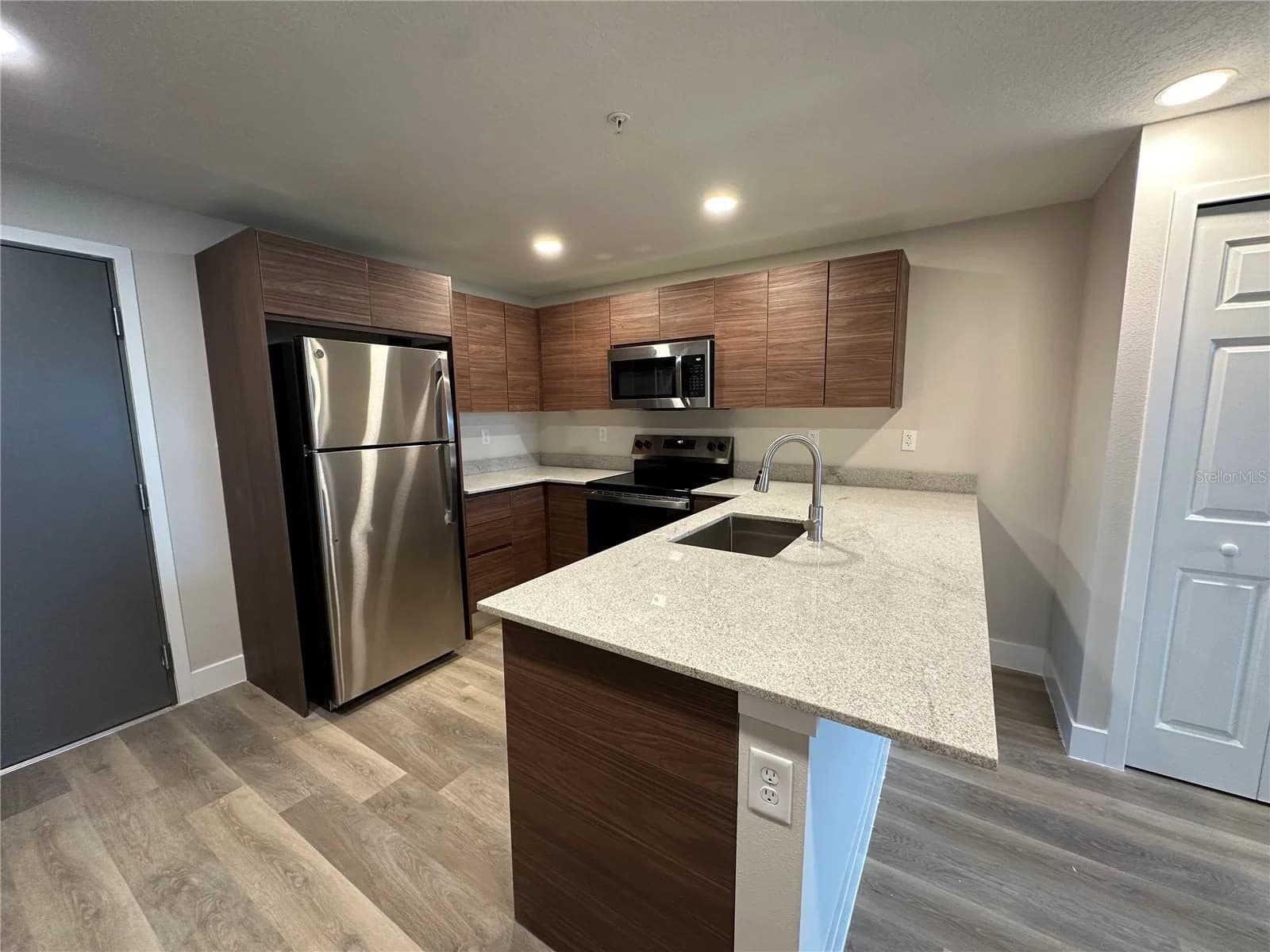4424 TEXAS, Orlando, FL 32839 3