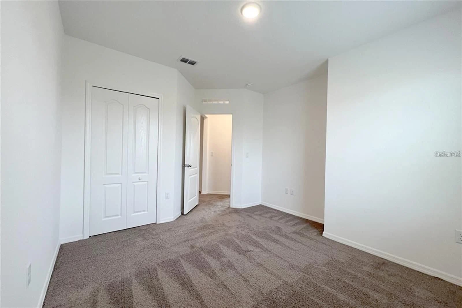 1162 OAK BLUFF 5