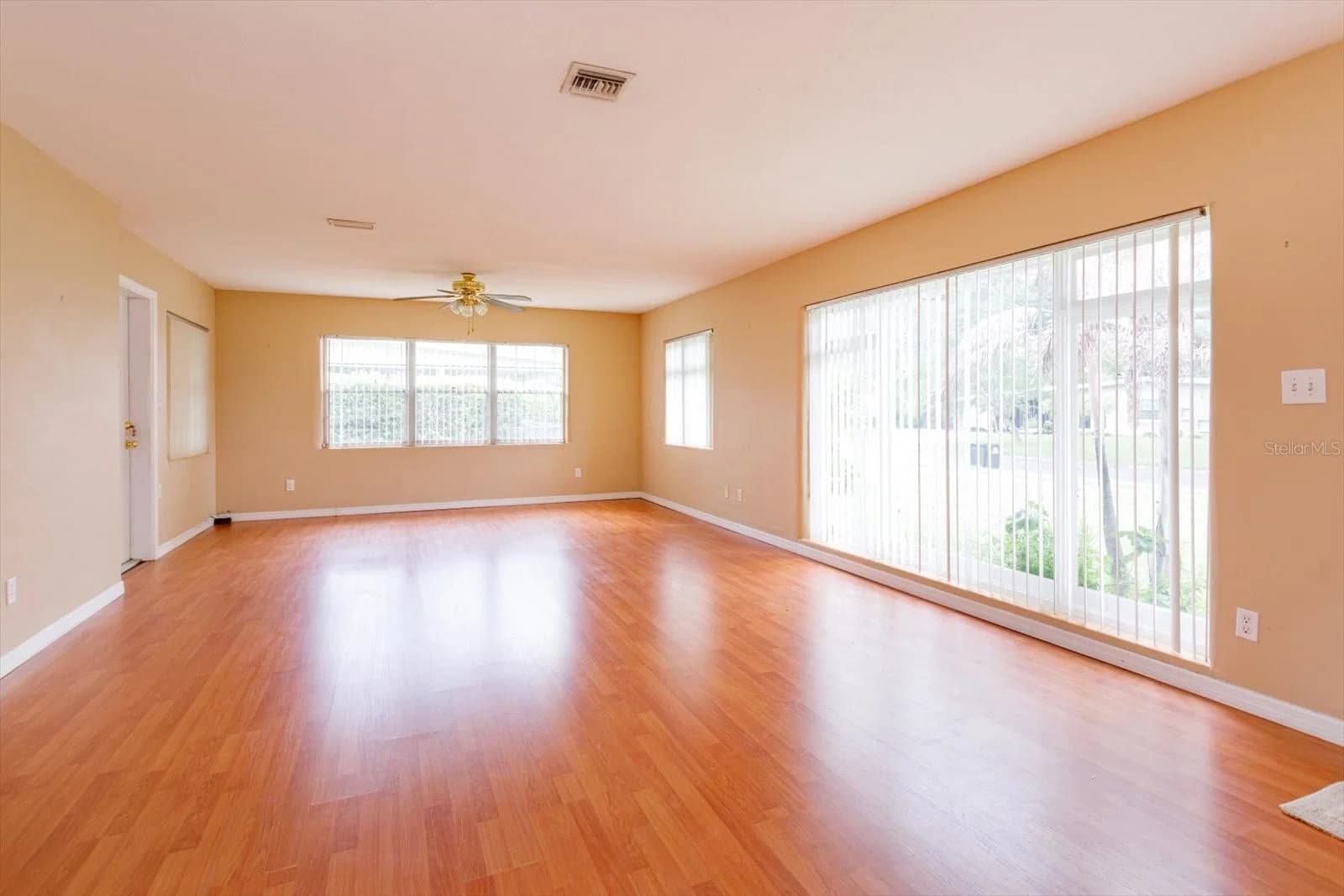 1519 CATALPA, Orlando, FL 32806 3