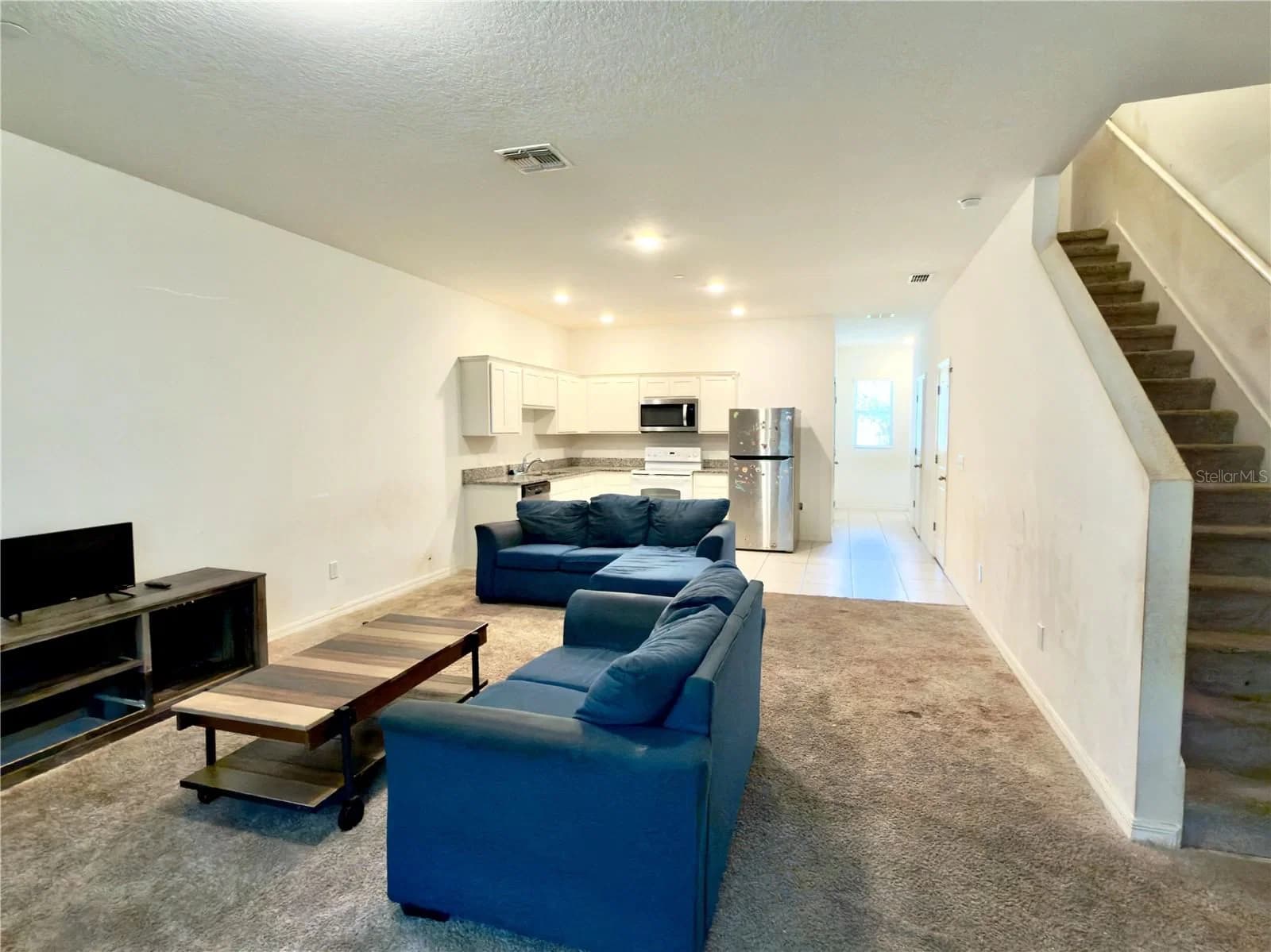 3139 AZOLLA, Orlando, FL 32808 3