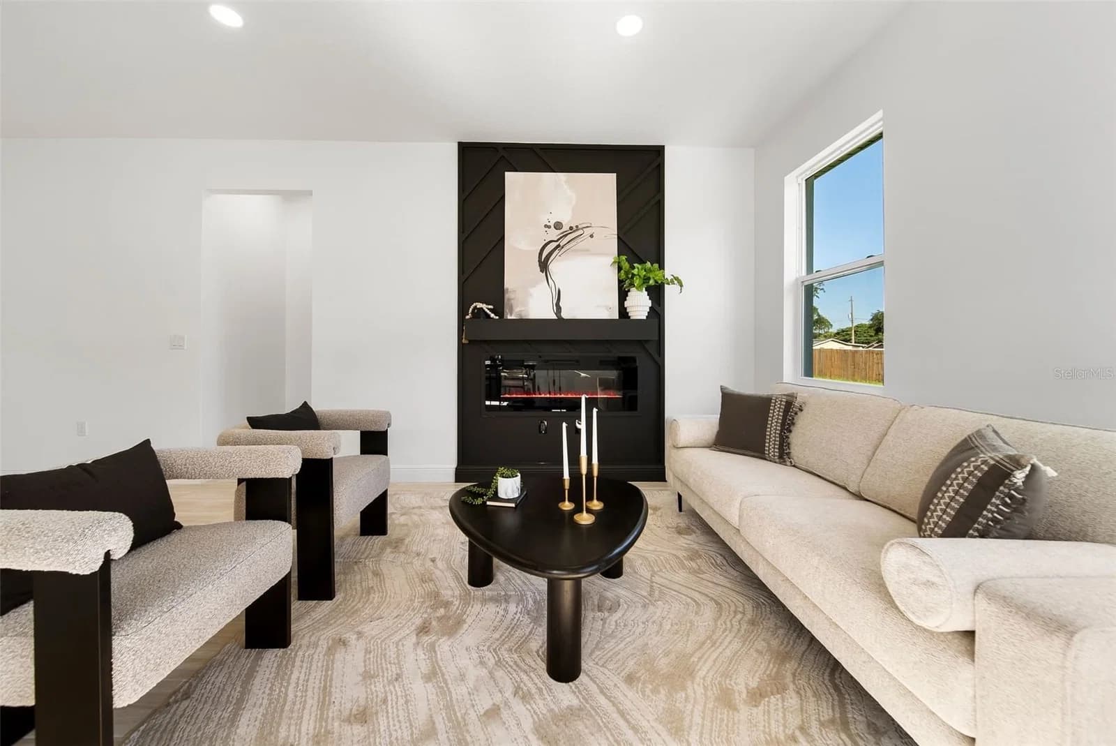 2831 LIVINGSTON 4