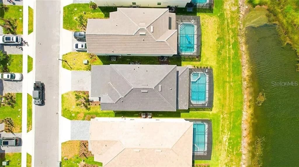 7243 OAKMOSS 2