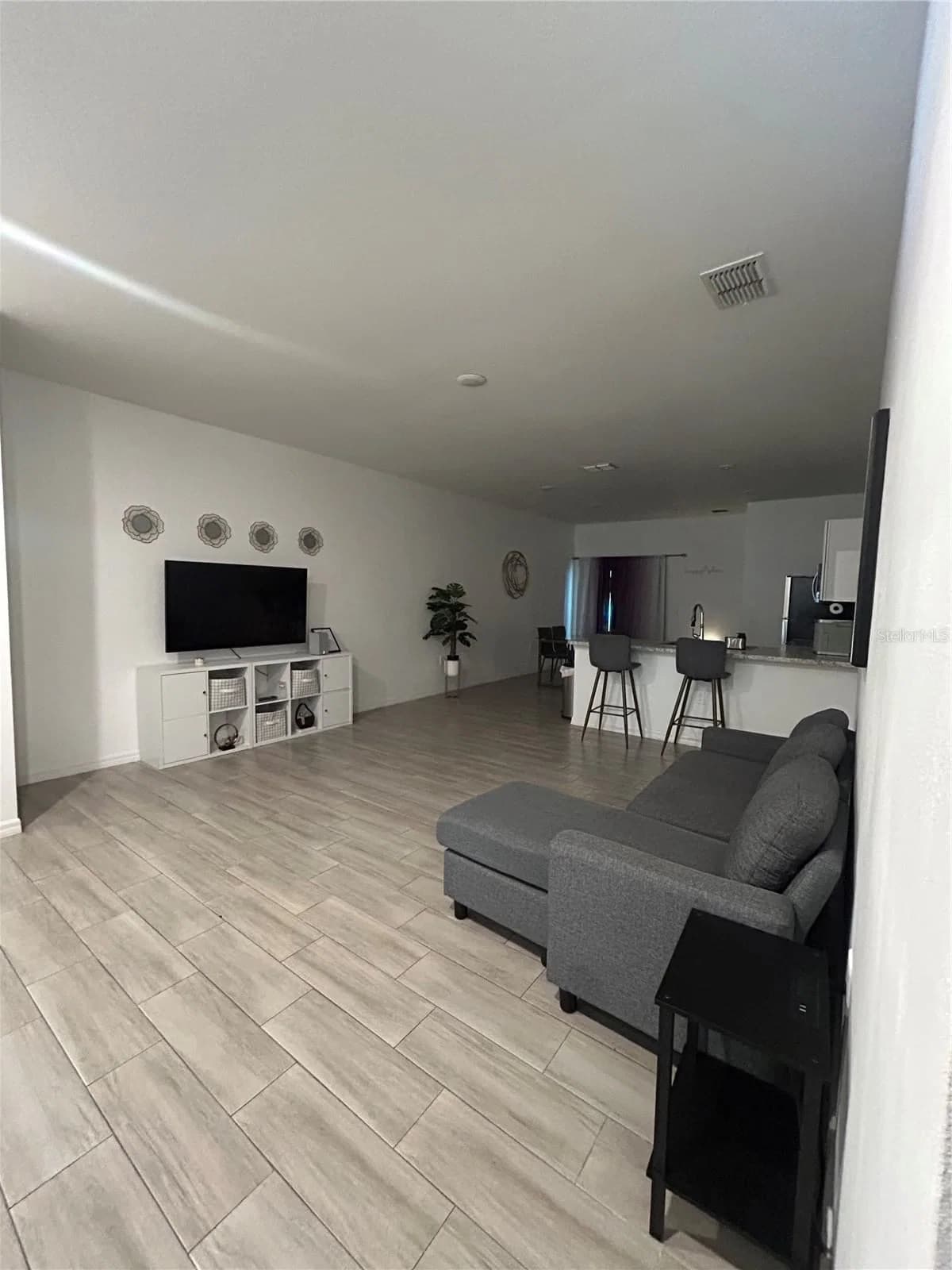 699 KALEY, Orlando, FL 32805 3