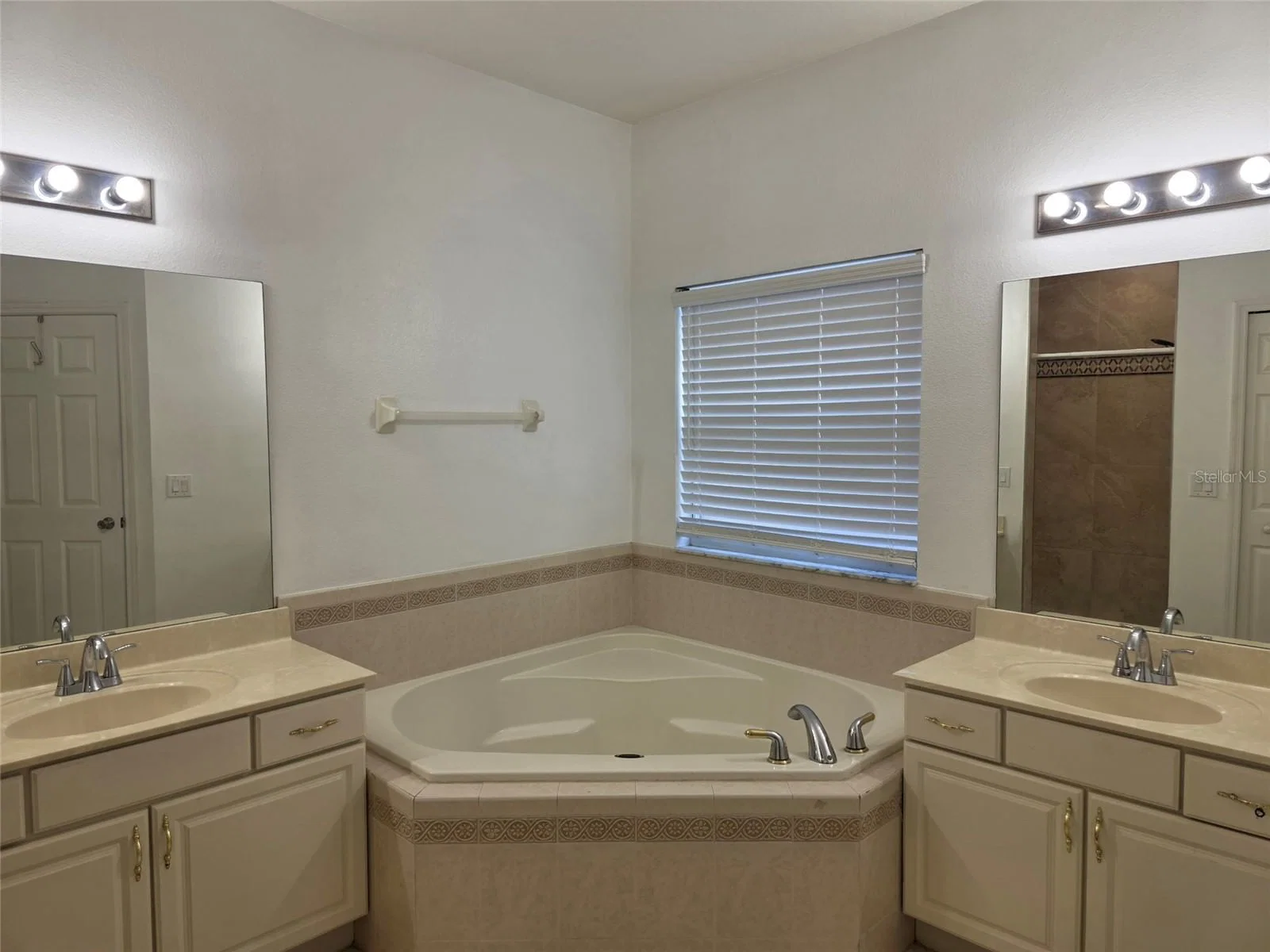 518 FERN LAKE 5