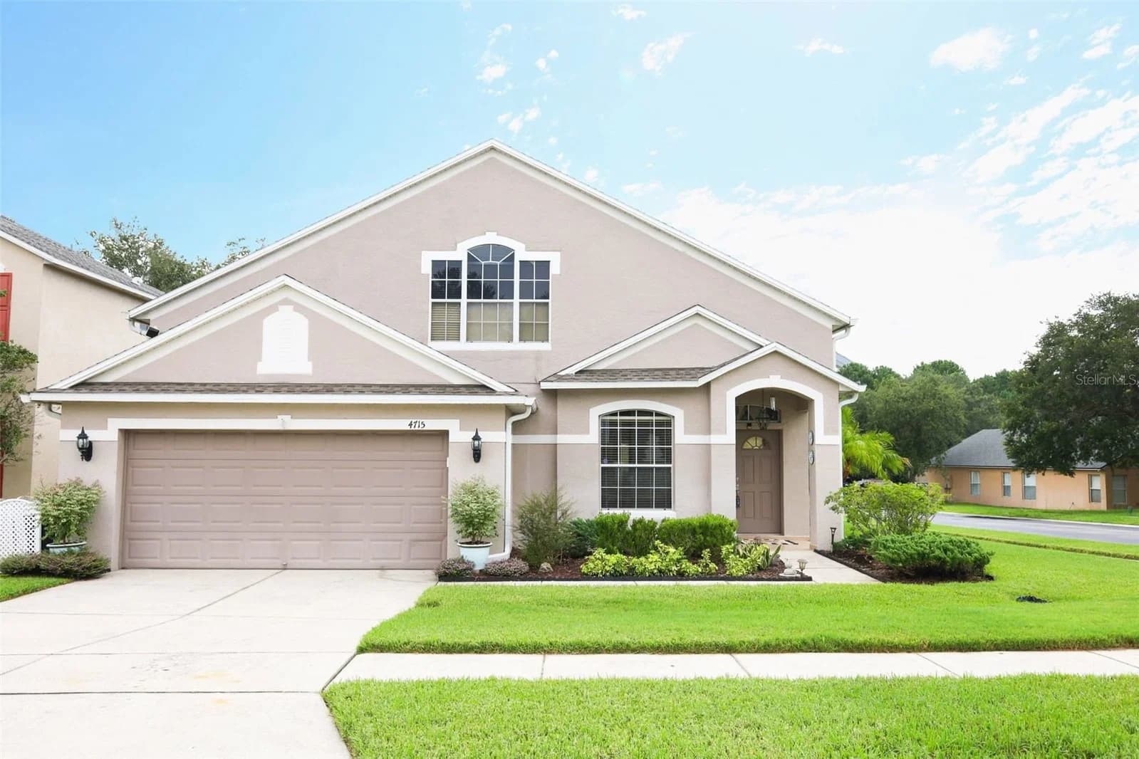 4715 AGUILA, Orlando, FL 32826