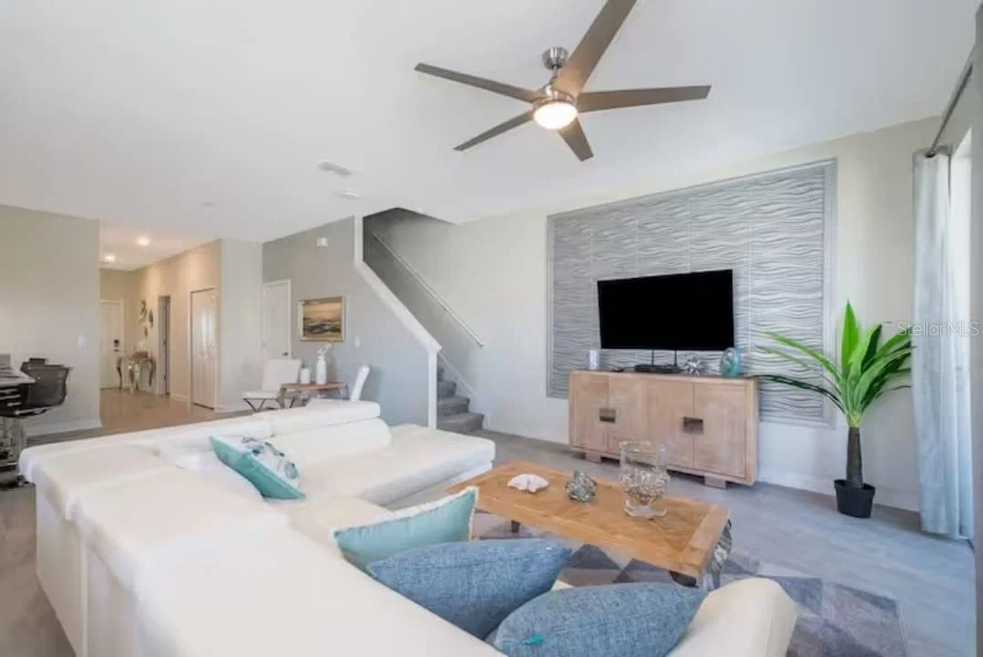 4975 WINDERMERE 4