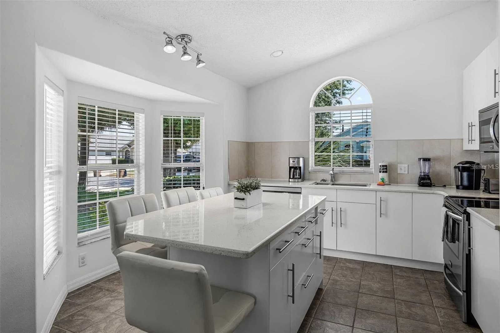 8065 INDIAN CREEK 2
