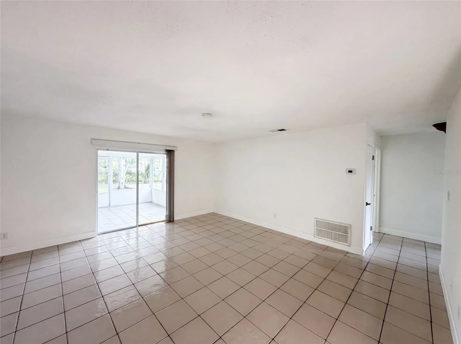 2401 MYAKKA, Orlando, FL 32839 3