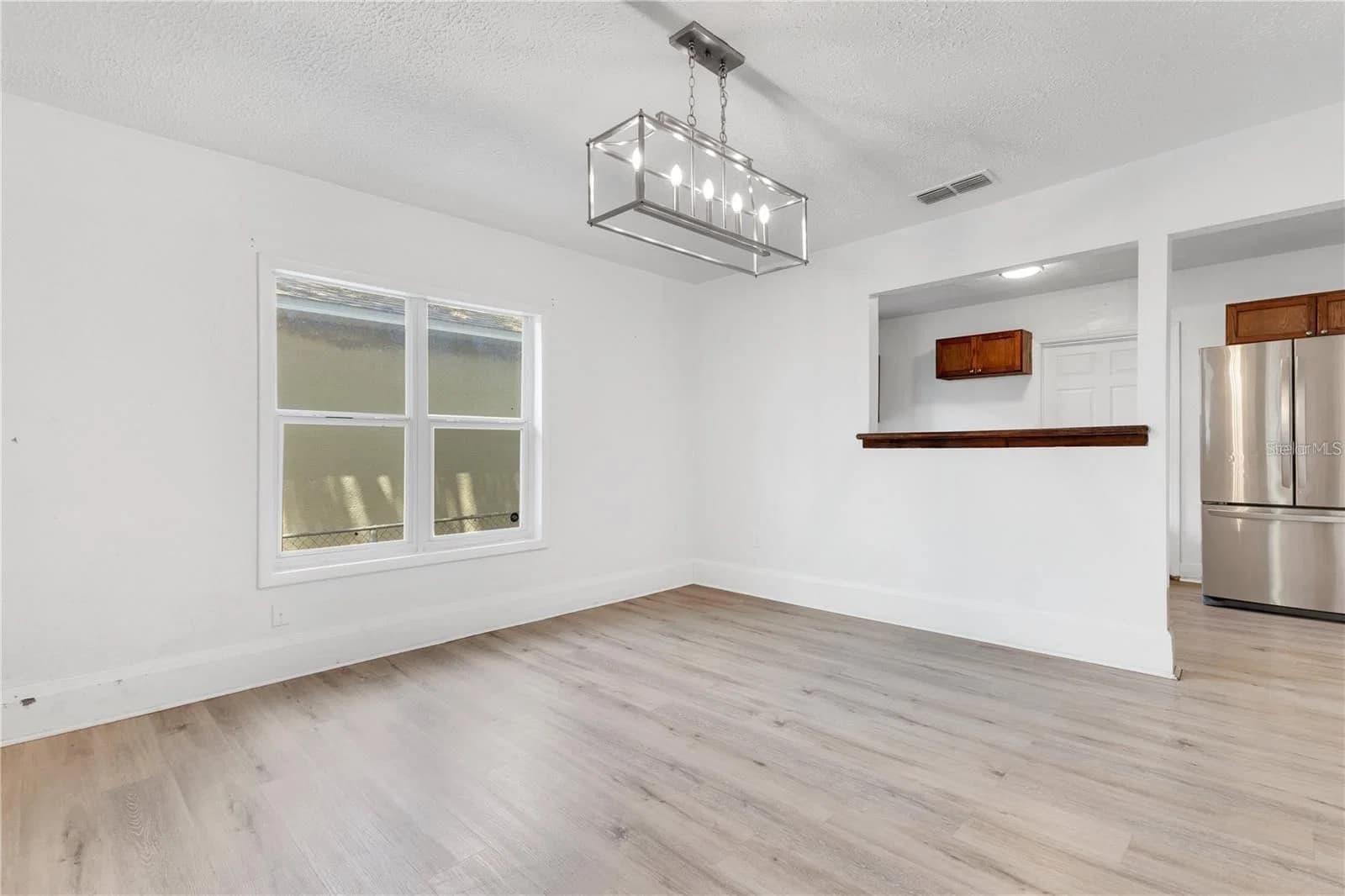 1029 COLYER 4