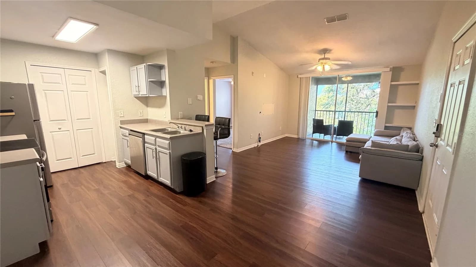 8849 LATREC, Orlando, FL 32819 2