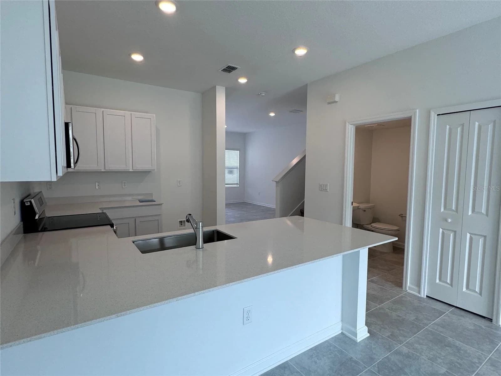 2494 SKYLINE LOOP 4