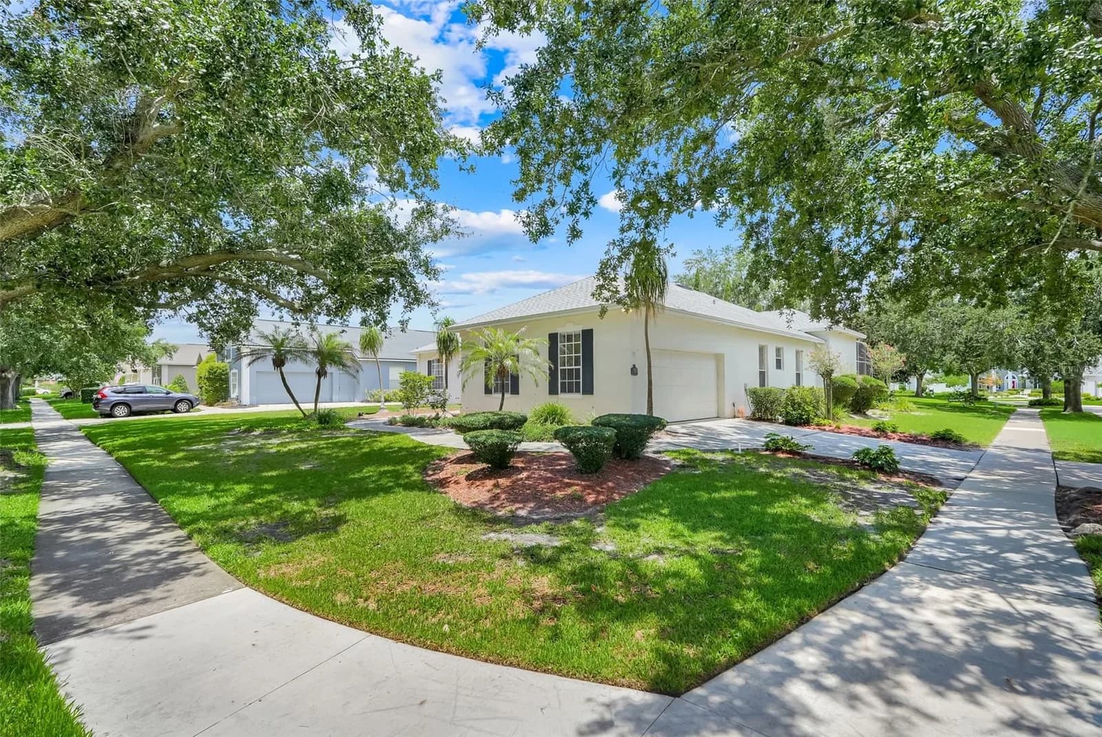 8003 BELSHIRE, Orlando, FL 32835 3