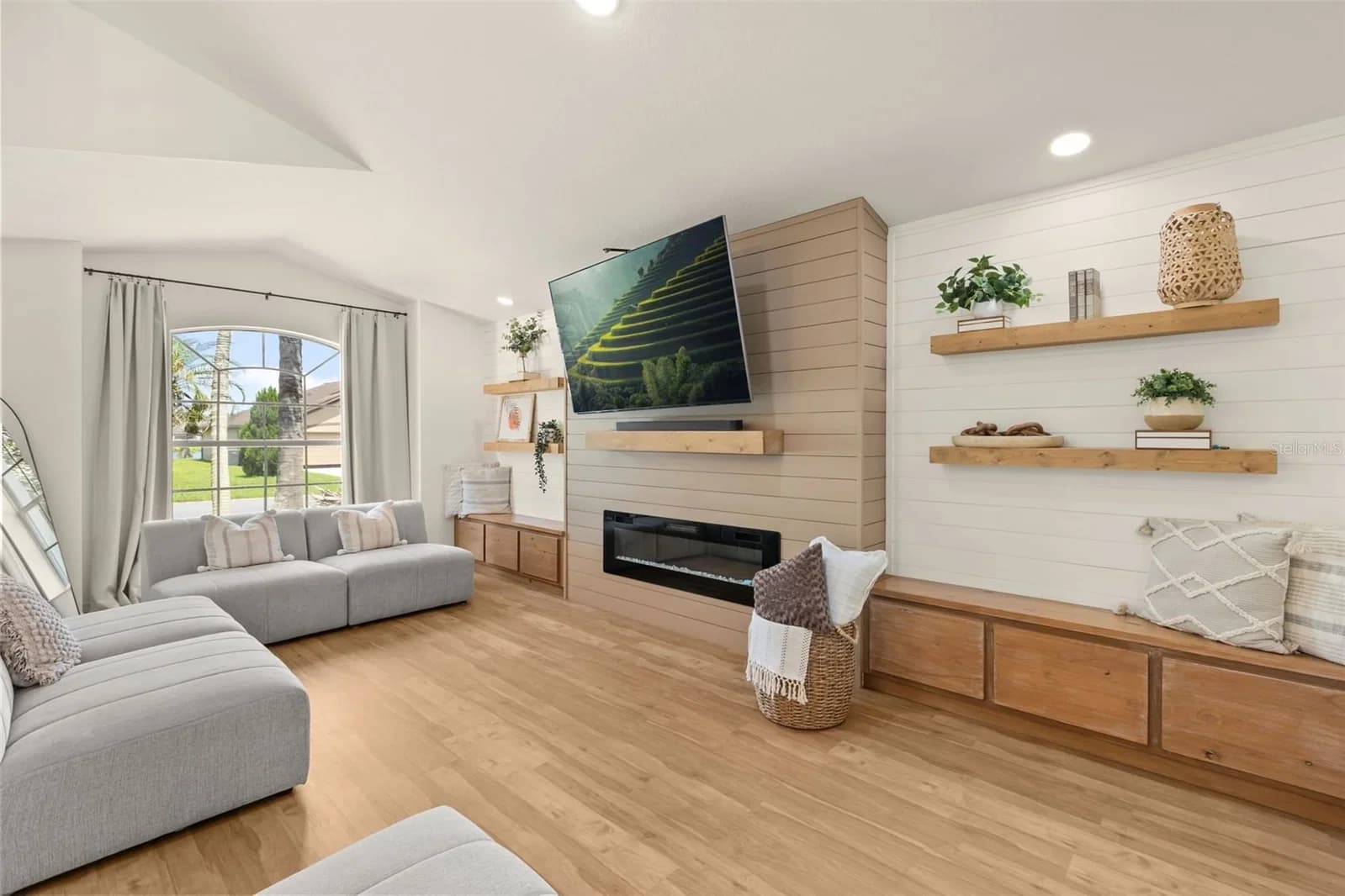 4071 LONGWORTH 5
