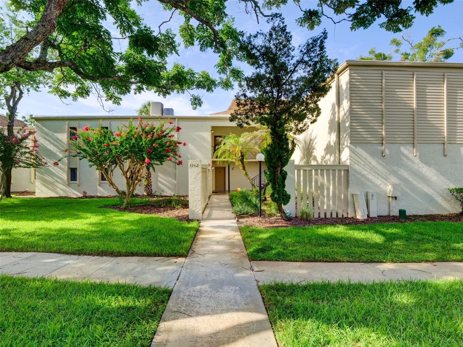 3242 SEMORAN, Orlando, FL 32822