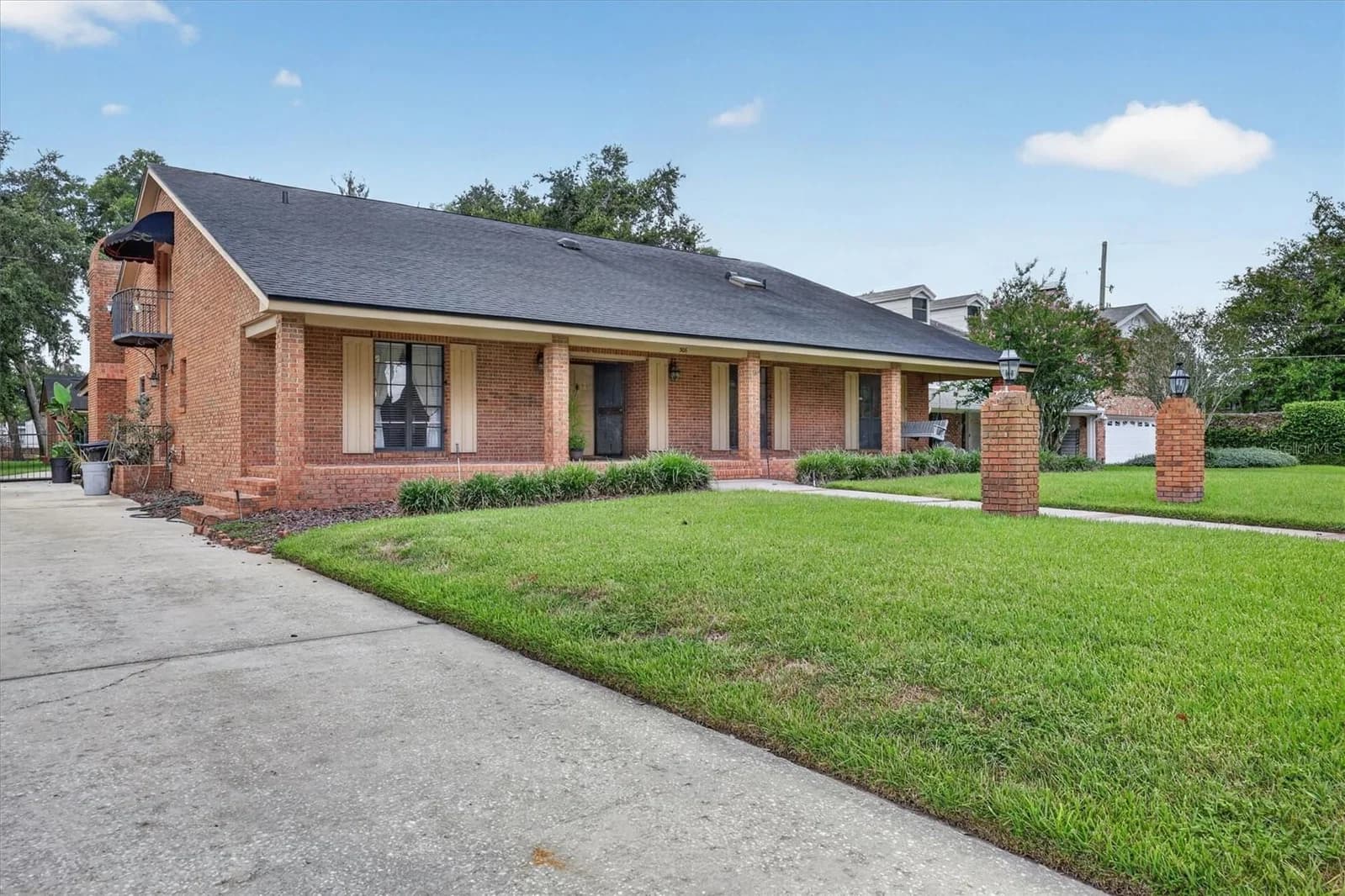 306 OAK ESTATES 5