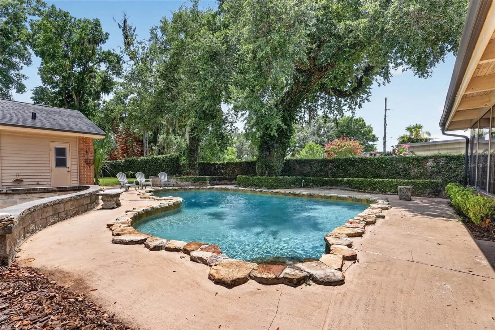 306 OAK ESTATES 4